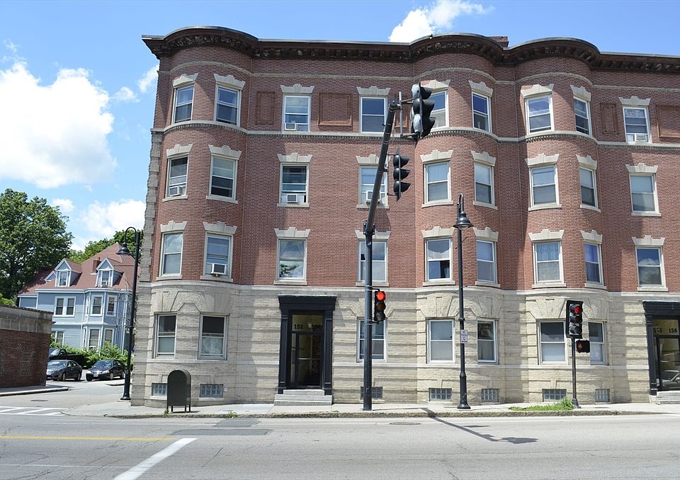1st image of 152 Harvard St APT 2