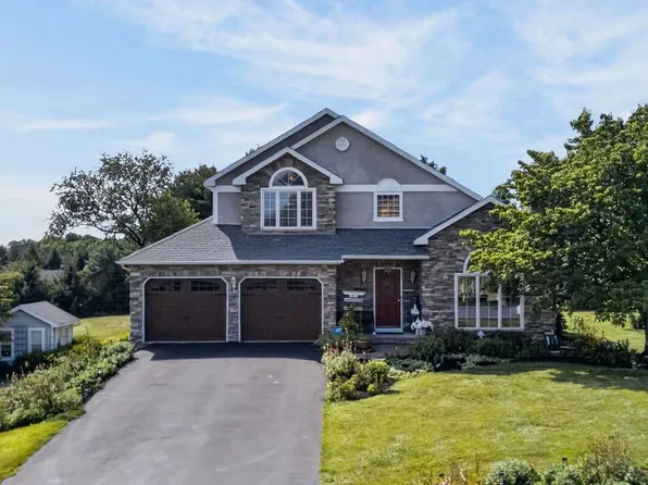 6467 Abbey Rd, Wind Gap, PA 18091