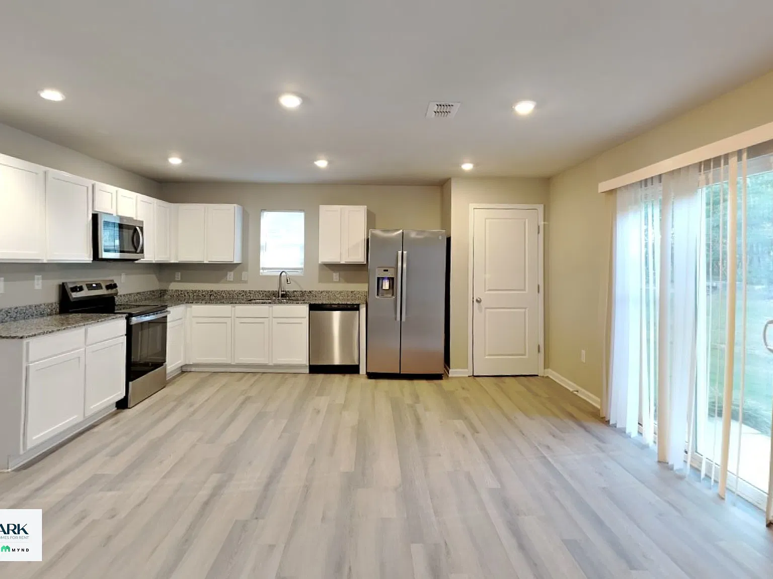 3 bed, 2.5 bath, 1566 sqft, $1,795 — Photo 4