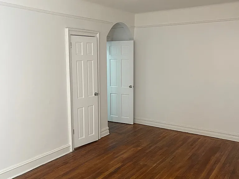 4011 Kings Hwy #8W — Photo 6