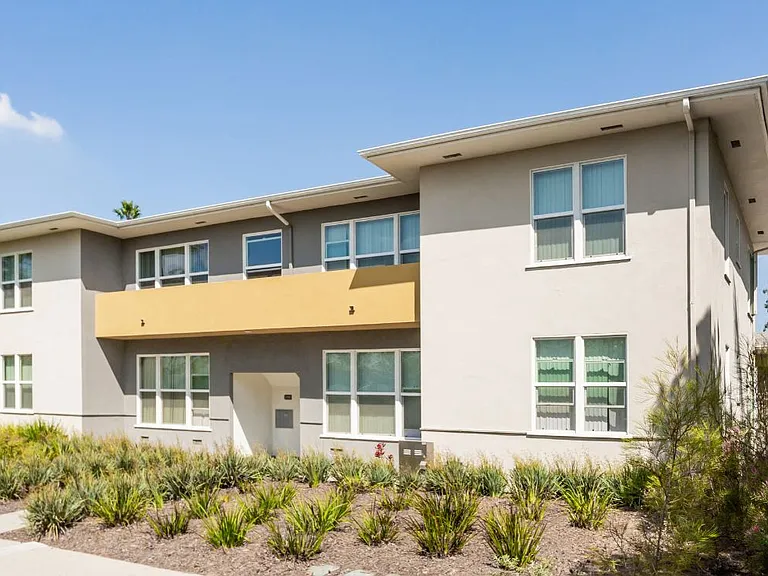 Hollypark Knolls Apartments — Photo 47