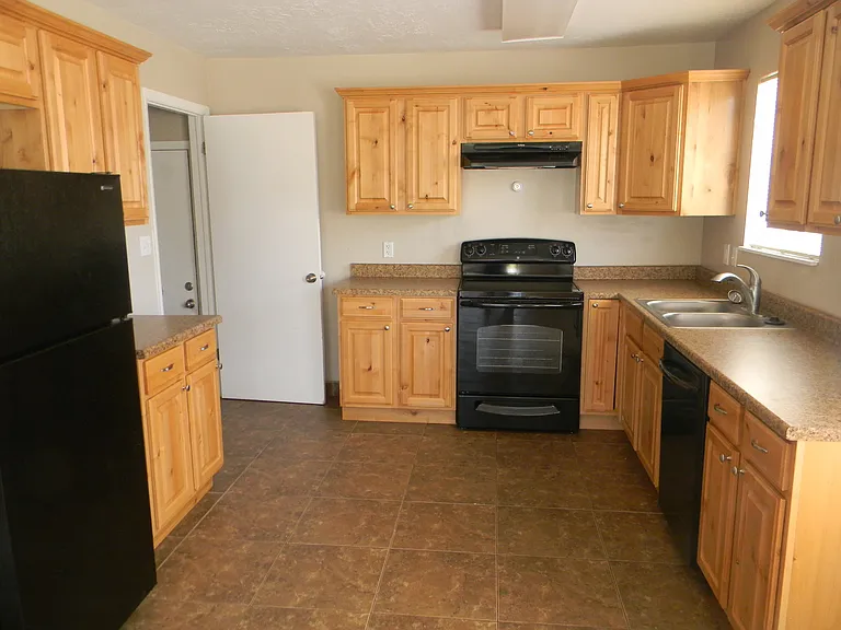 Madison Avenue Units — Photo 3