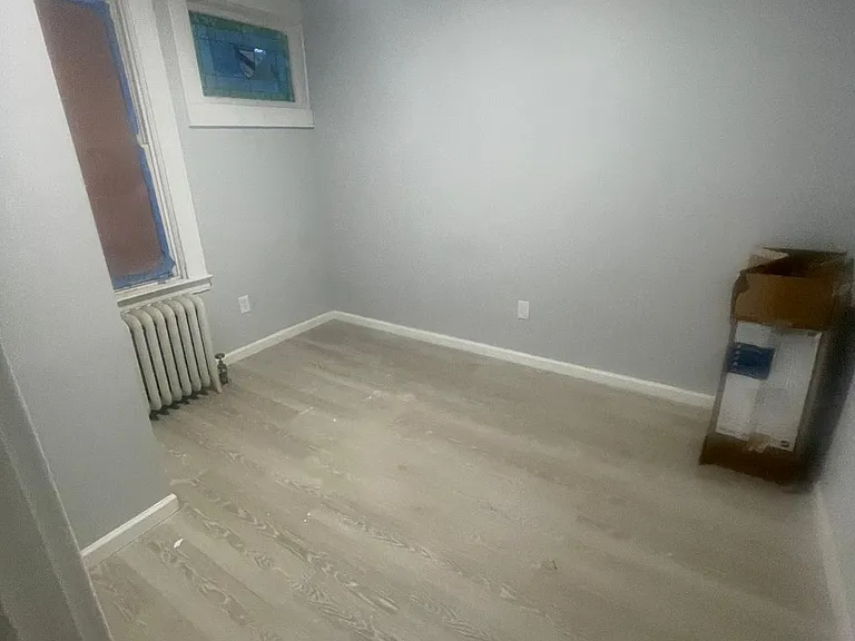 100 Smith St #1 — Photo 8