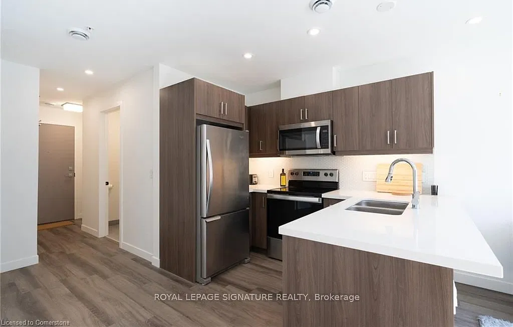 455 Charlton Ave E — Photo 4