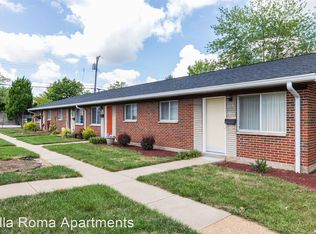 902 Broadmoor Ln, Saint Charles, MO 63301