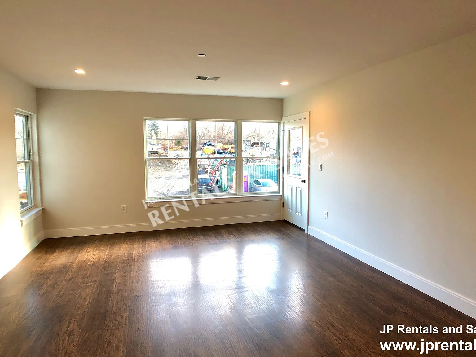 1 bed, 1.0 bath, 735 sqft, $2,700 — Photo 3