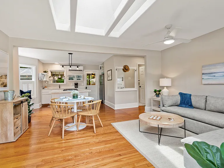 1010 Virginia Dr — Photo 5