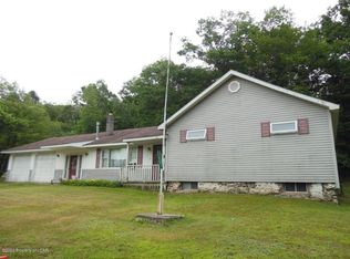 28 Woodland Ave, Mountain Top, PA 18707