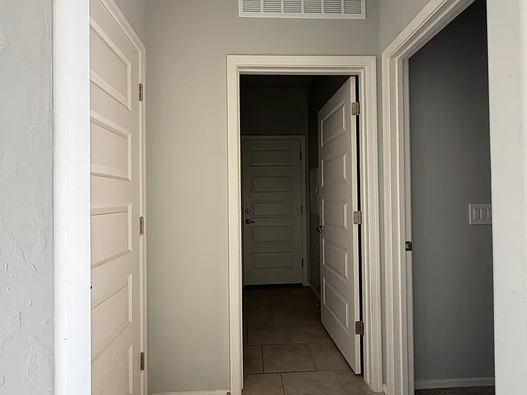 6853 S Portugal Ave — Photo 11