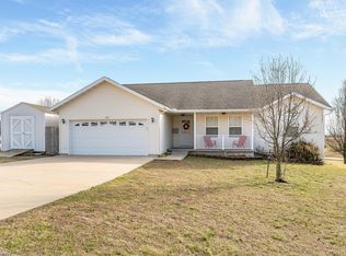 702 Elder Ct, Mount Vernon, MO 65712