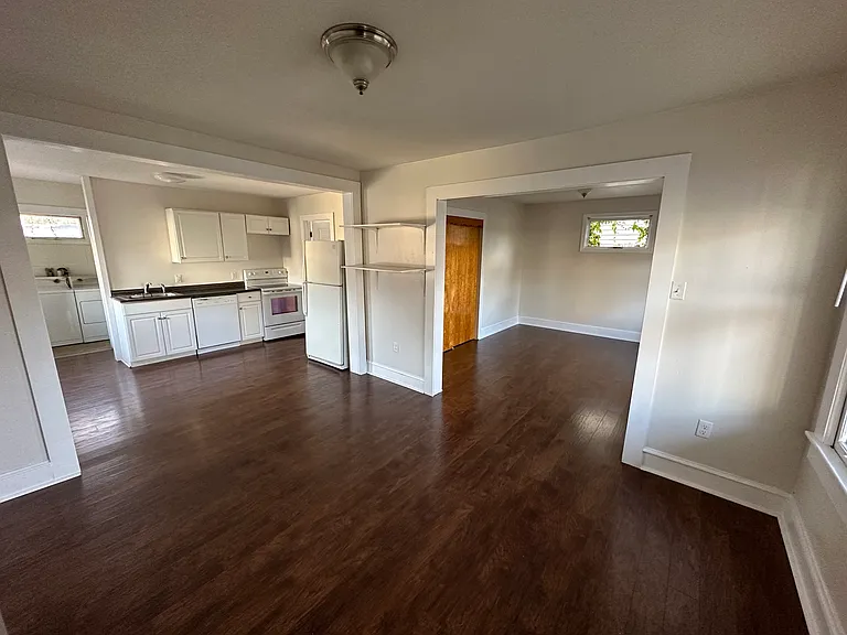 111 Mortimer St #1 — Photo 5