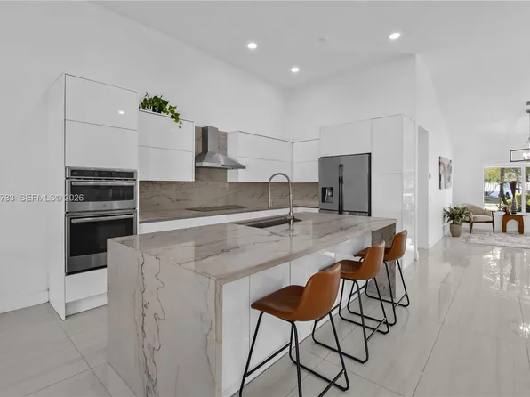 710 Lake Blvd, Weston, FL 33326