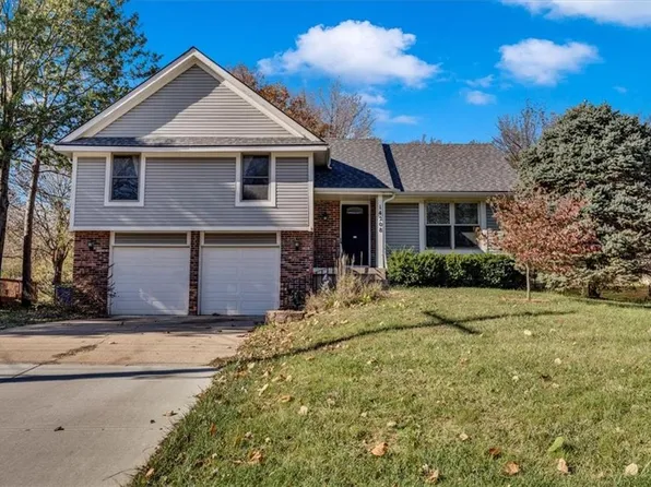 14208 Midland Dr, Shawnee, KS 66216