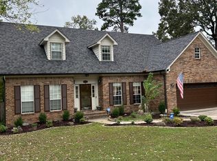 908 Saint Michael Pl, Little Rock, AR 72211