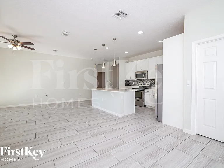 878 Marisa Ln — Photo 4