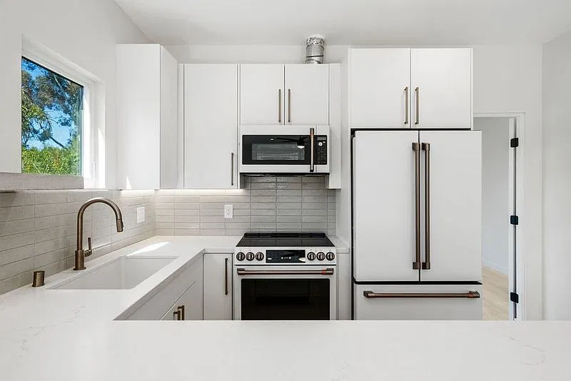 3 bed, 1200 sqft, $4,695 — Photo 4