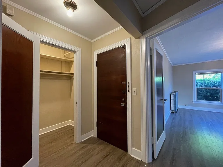222 E Hamlin St — Photo 3