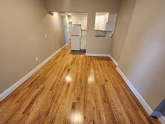 2nd image of 546 W 50th St #1RE