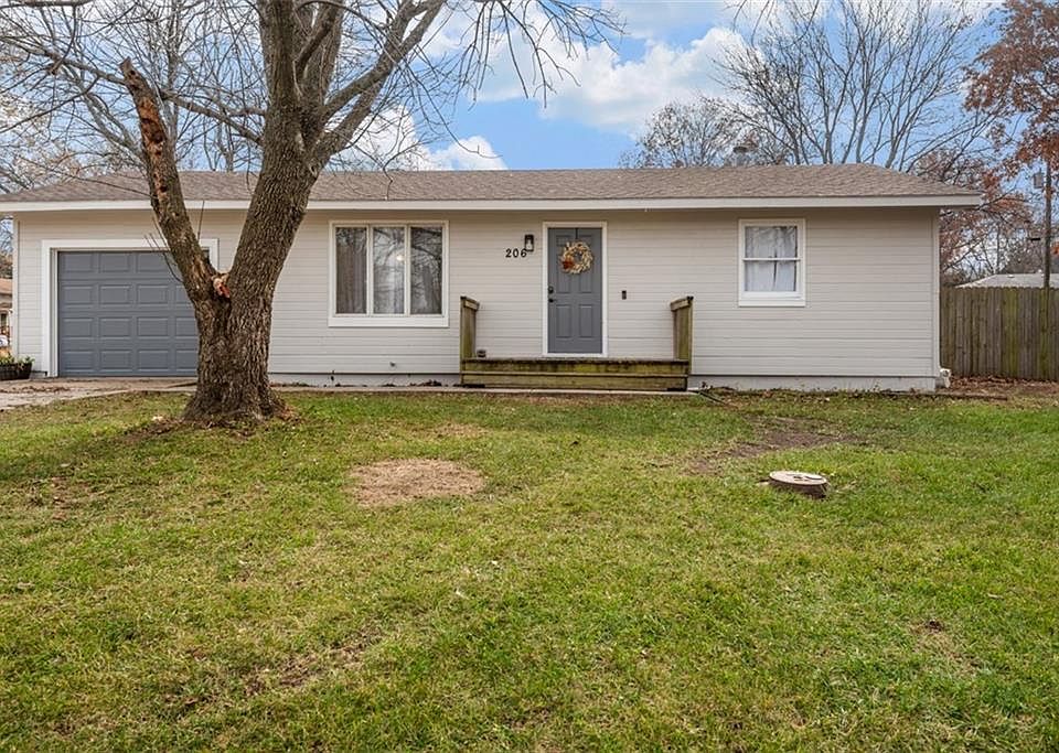 1st image of 206 Cedarlane Dr