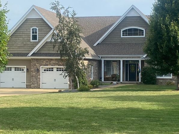 71 Almond Ln