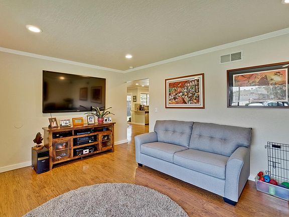 4th image of 1633 Aldrich Way