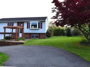 820 Colonial Dr, Birdsboro, PA 19508