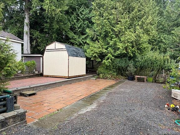 3rd image of 2106 Buttle Lake Way