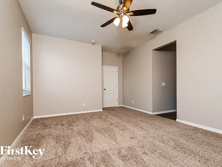 8907 Sandy Plains Dr — Photo 7