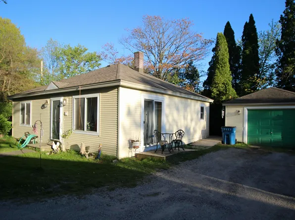 17823 168th Ave, Spring Lake, MI 49456