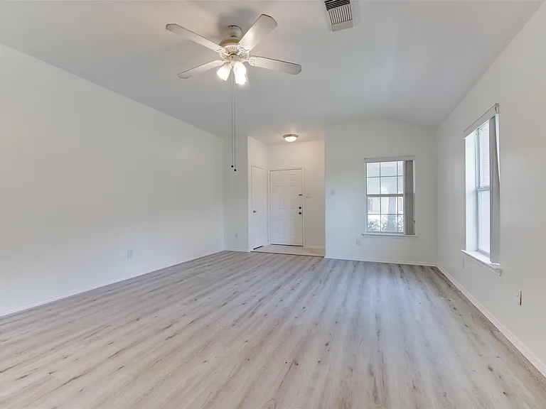 5918 Laramie River Ct — Photo 5