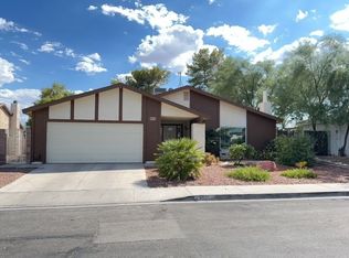 6831 Calella Dr, Spring Valley, NV 89103
