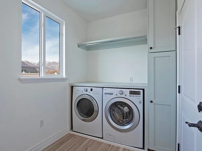 75 N 200 E — Photo 21