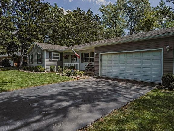 4th image of 9557 Circle Dr E
