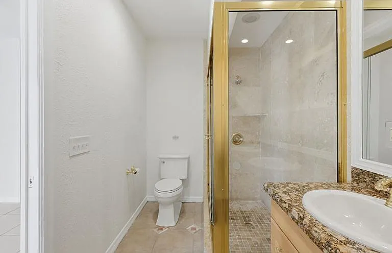 1641 NE 56th Ct — Photo 22
