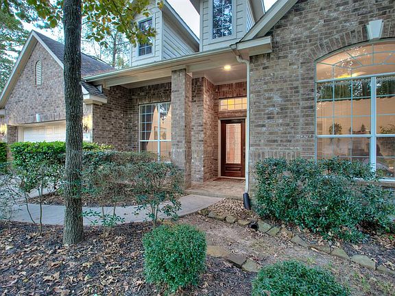 3rd image of 14 Hollow Glen Pl