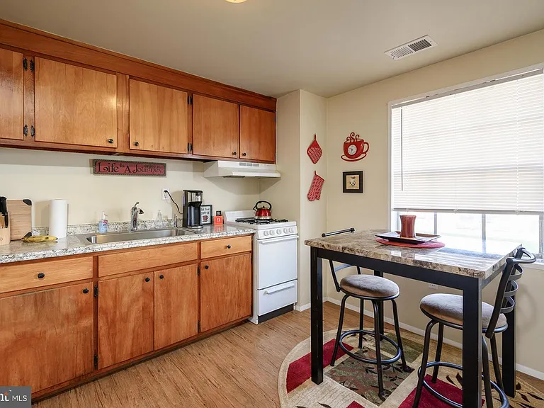 120 Roberta Jean Ave — Photo 2