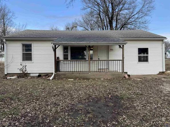 806 W 2nd St, Holton, KS 66436