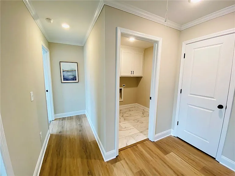6960 Diana Cir — Photo 34