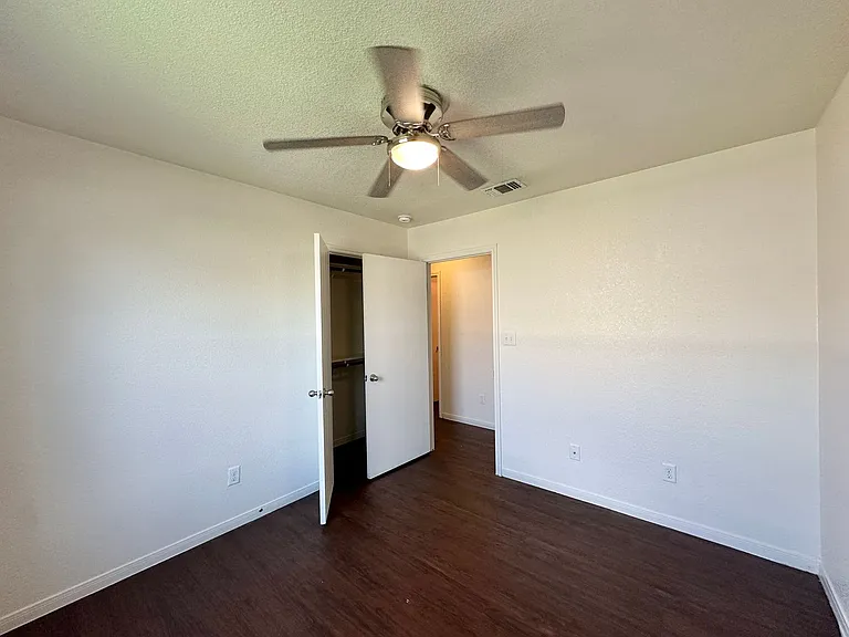 3811A John Chisholm Loop — Photo 12