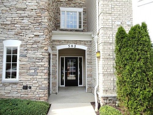 1st image of 502 Lloyd Pl Unit 8