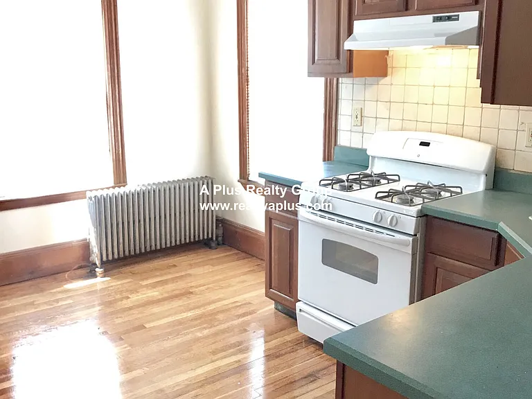 338 Centre St #2 — Photo 4