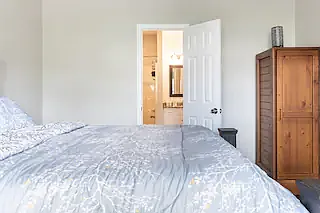 615 Allen St — Photo 12