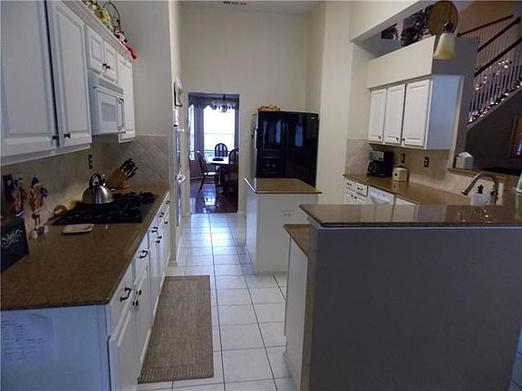 4th image of 1156 Breezewood Dr