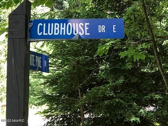 4th image of 6788 Club House Dr E