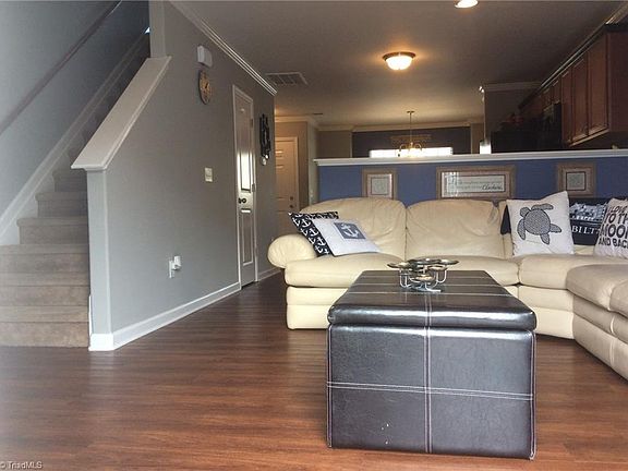 4th image of 4371 Bastille Dr