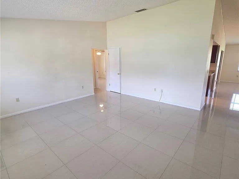 3801 Monza Dr — Photo 21