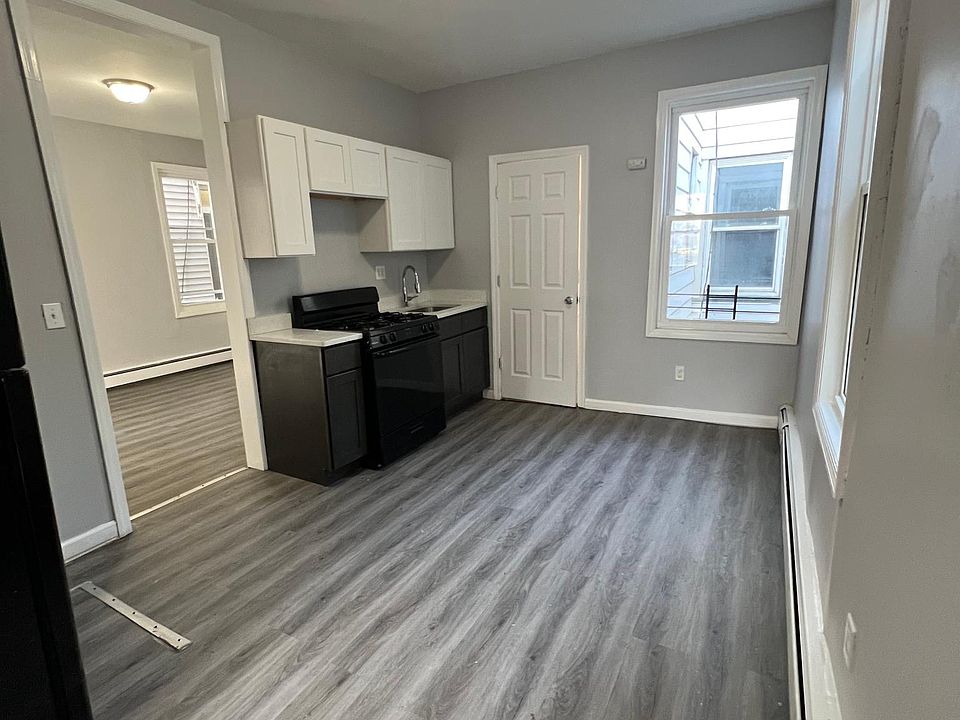 1st image of 103 Sunset Ave #1