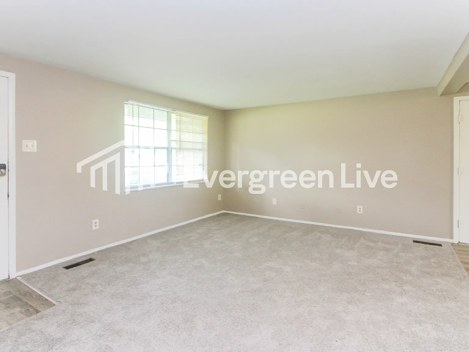 3 bed, 1.0 bath, 1016 sqft, $1,195 — Photo 4