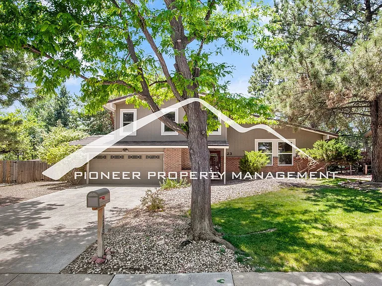223 Dolomite Dr — Photo 1