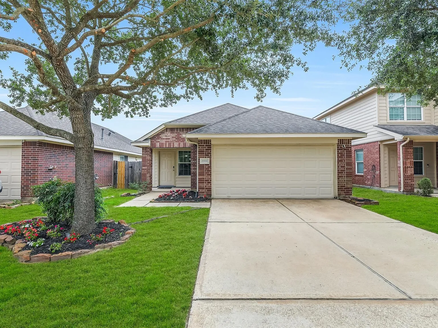 3 bed, 2.0 bath, 1275 sqft, $1,800 — Photo 1